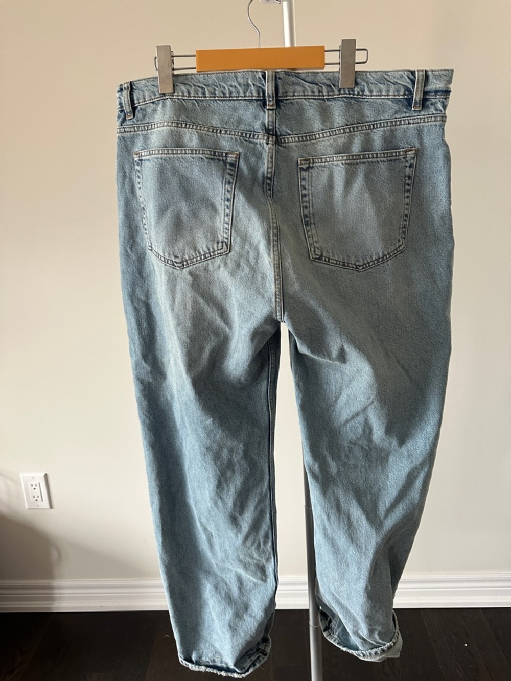 Reformation Low Rise Jeans - Picture 2 of 4